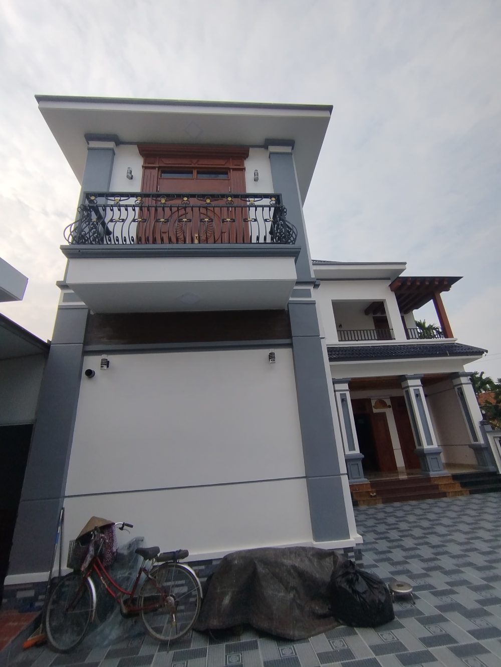 Bàn Giao Nhà Mái Nhật 2 Tầng – Thi Công Trọn Gói, Đúng Tiến Độ Anh kien dan hoa 2 kattahome