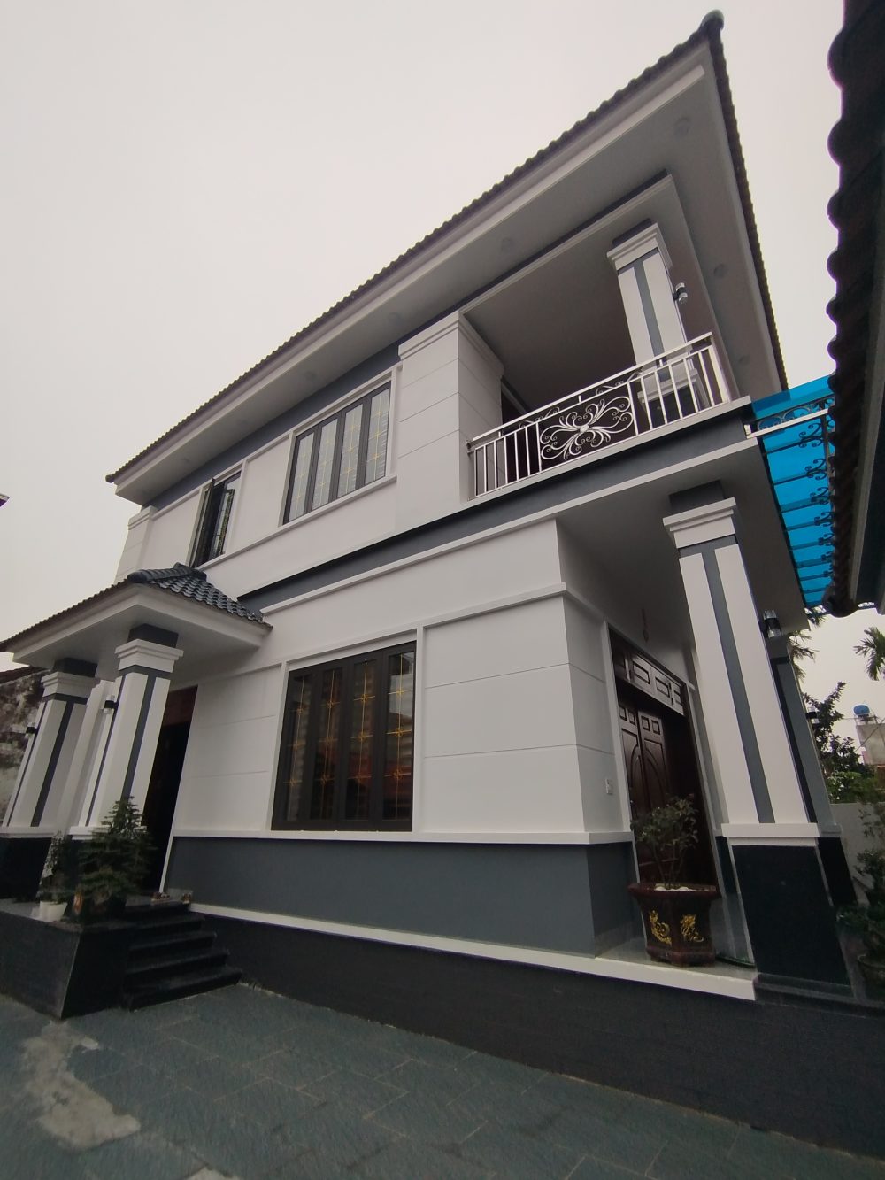 Nhà Mái Nhật 2 Tầng – Giải Pháp Không Gian Đẹp Và Tiện Nghi IMG 20251117 162525