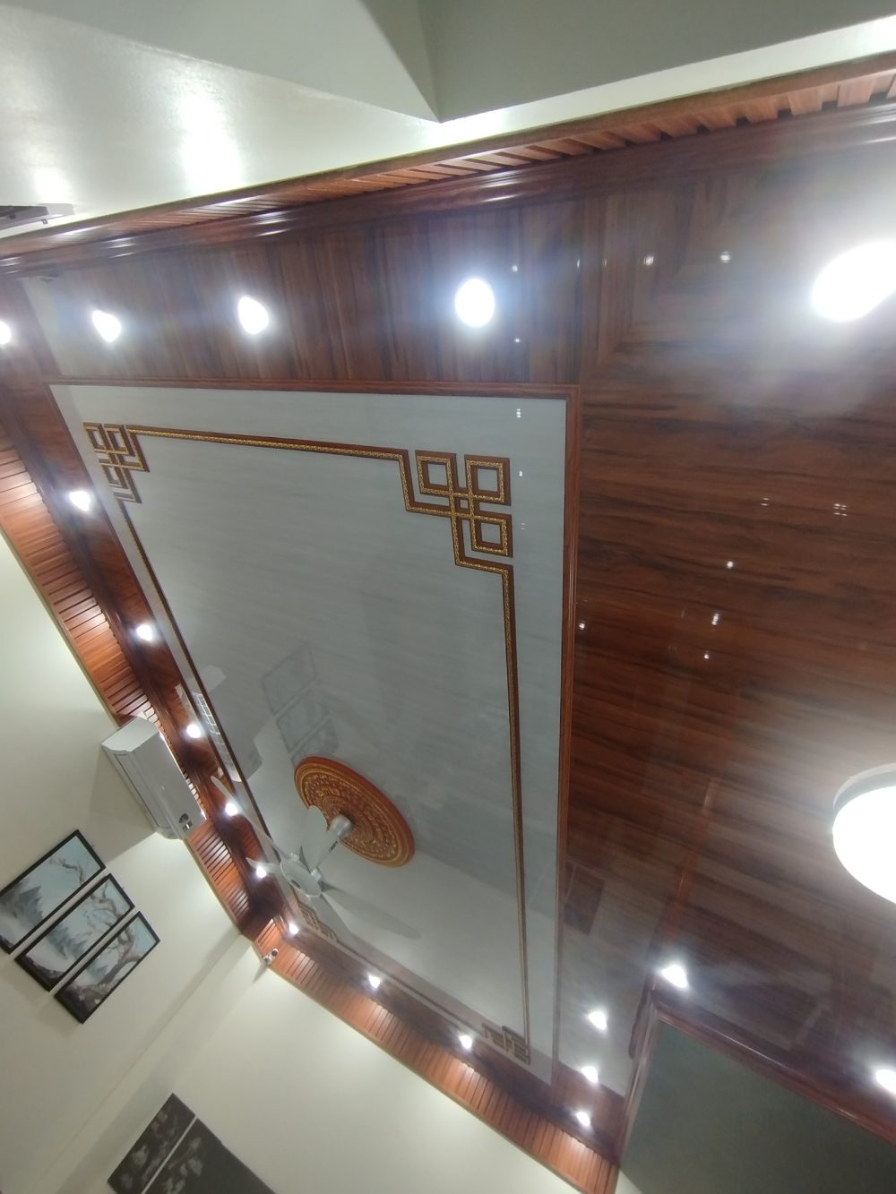 Khám Phá Mẫu Biệt Thự 3 Tầng Hiện Đại Được Yêu Thích Nhất 2025 IMG 20251120 170205