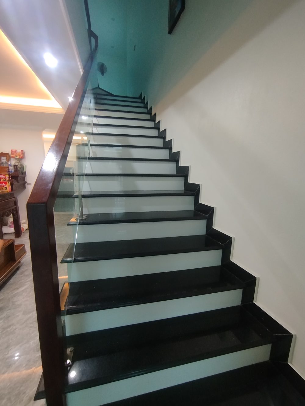 Công trình nhà phố 2 tầng hiện đại IMG 20251122 105027