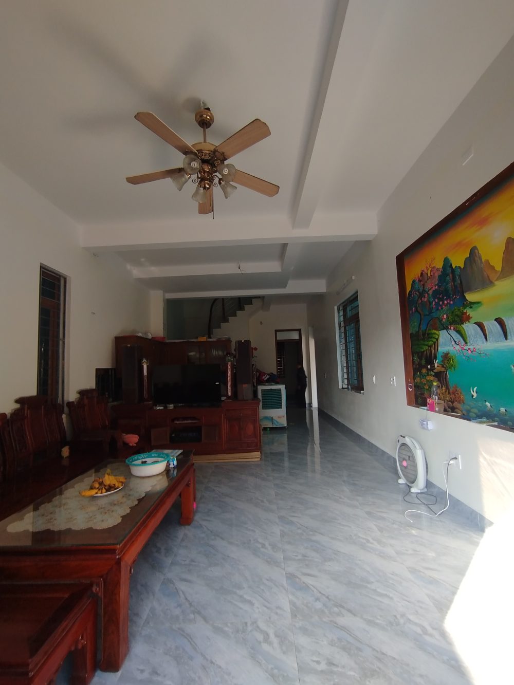 Nhà phố 3 tầng màu sắc nổi bật IMG 20251124 085429