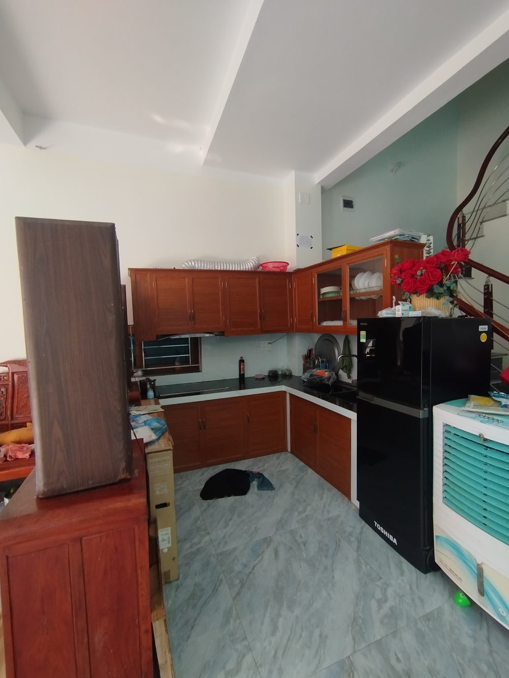 Nhà phố 3 tầng màu sắc nổi bật IMG 20251124 085442