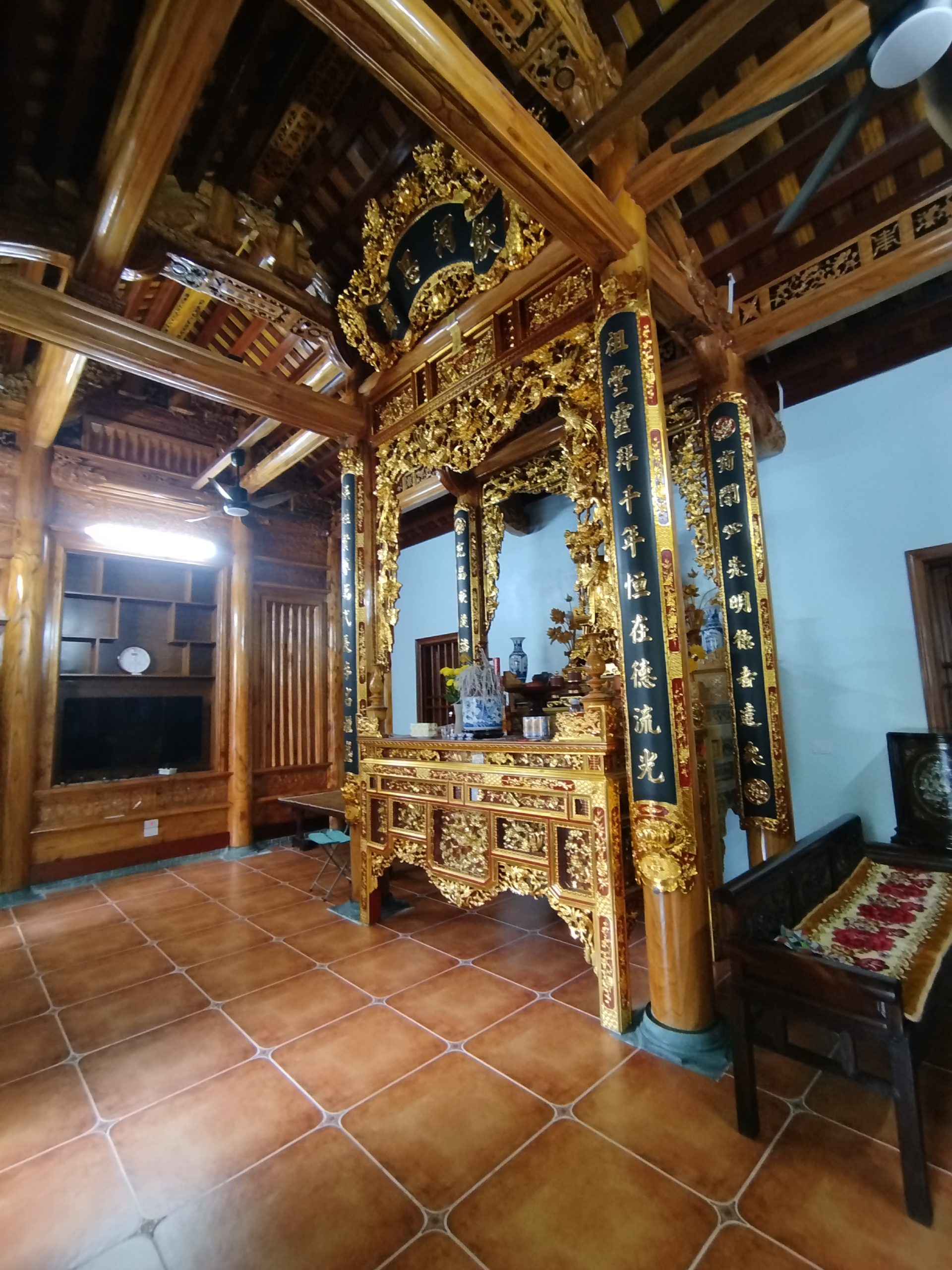 Nhà thờ 3 gian kết hợp nhà ống Nhà thờ 3 gian kết hợp nhà ống - Ảnh 3