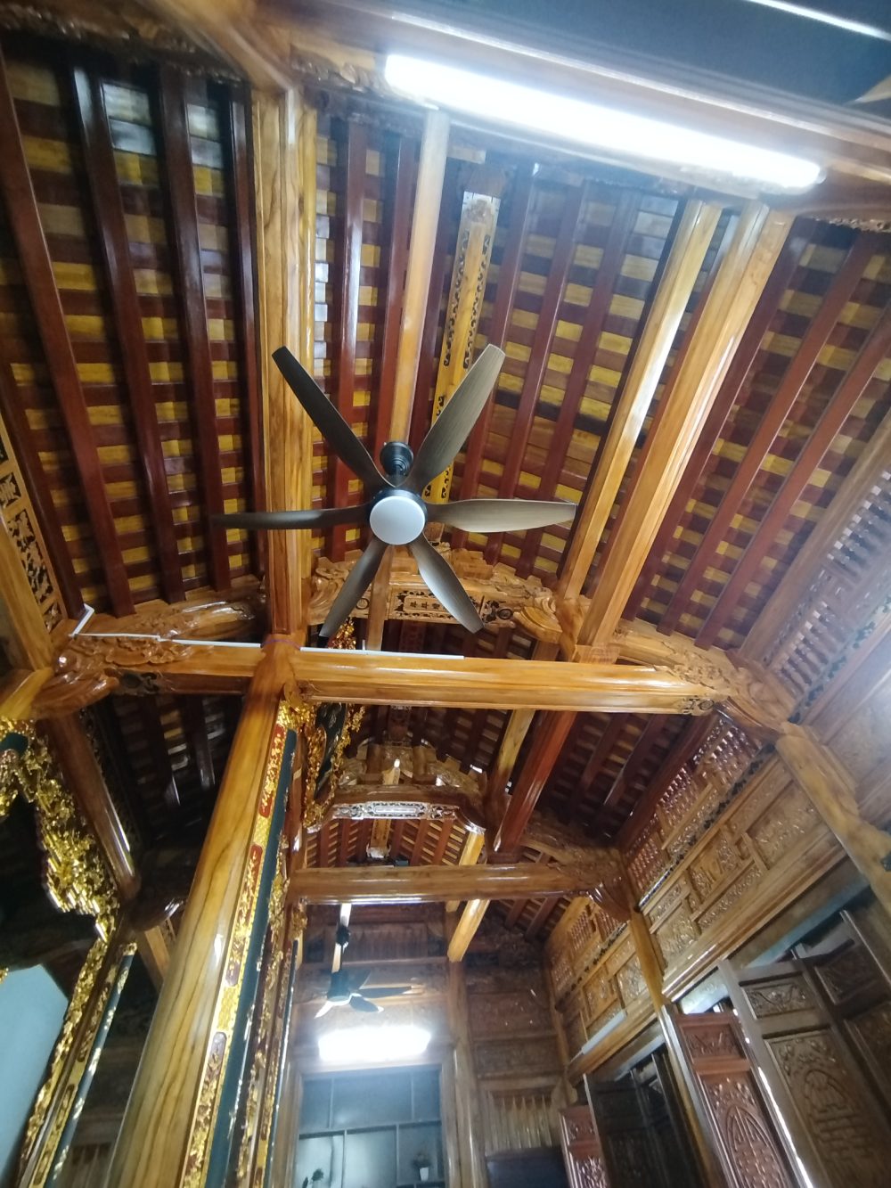 Nhà thờ 3 gian kết hợp nhà ống IMG 20251124 100317