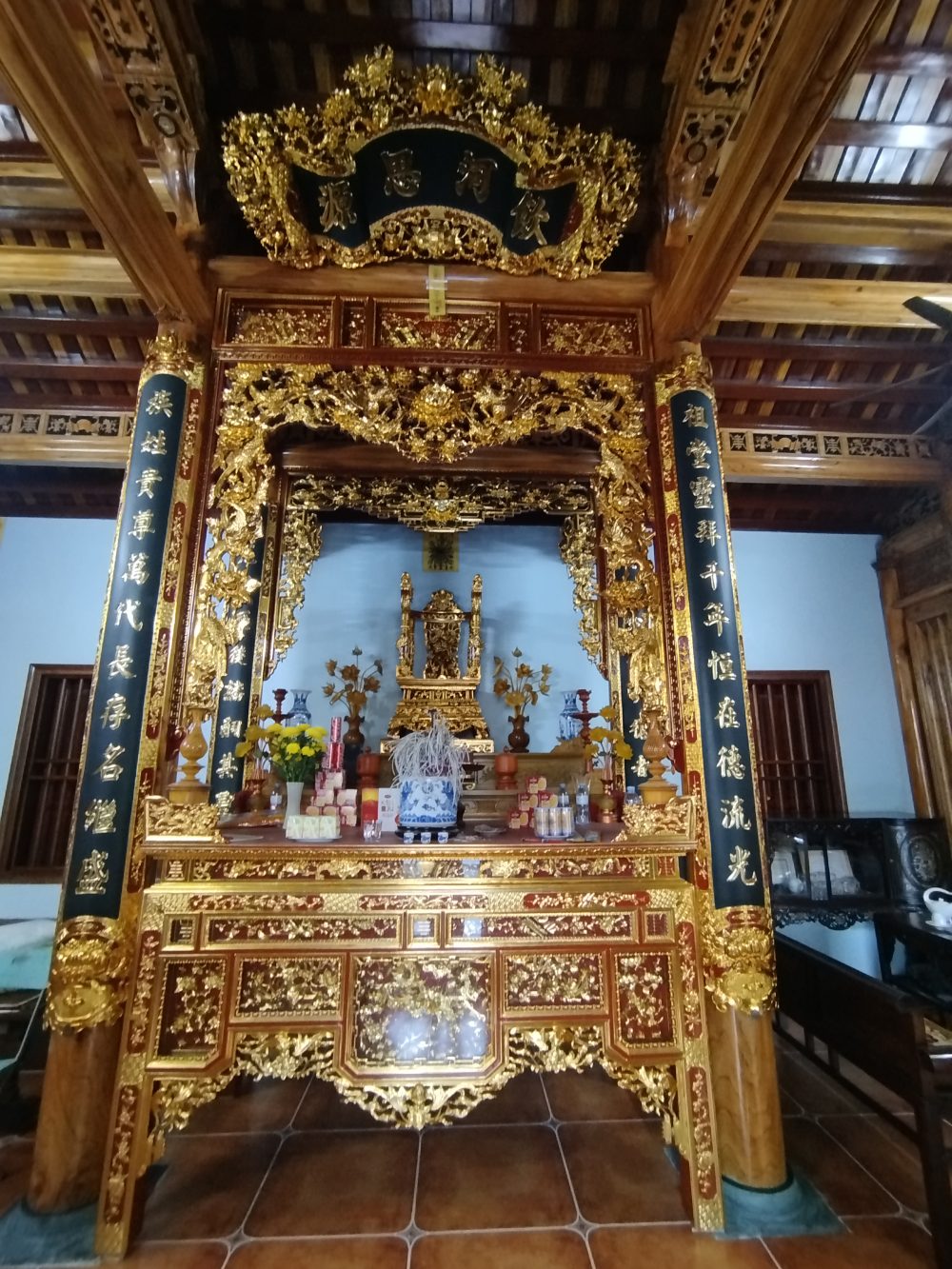 Nhà thờ 3 gian kết hợp nhà ống IMG 20251124 100734