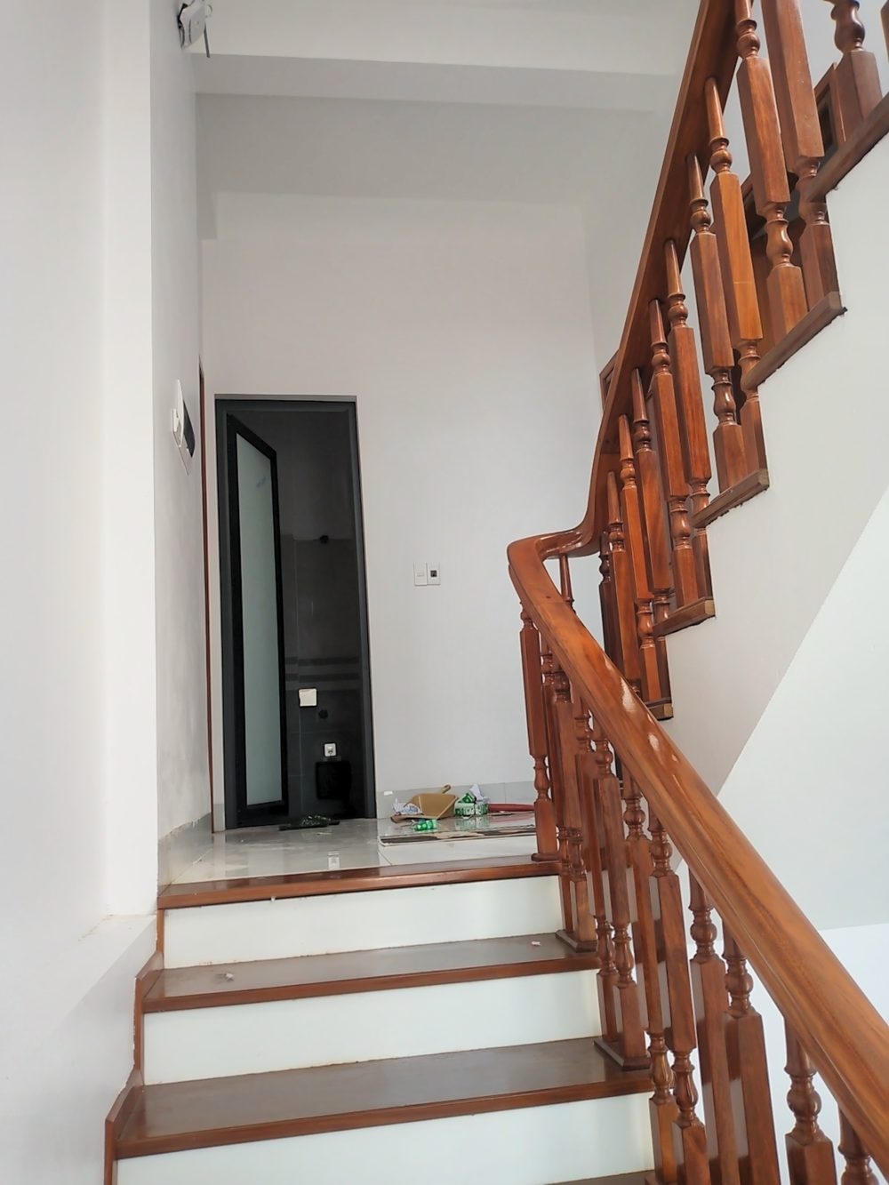 Mẫu cầu thang mới nhất 2025 IMG 2025 11 26 11 08 52 640