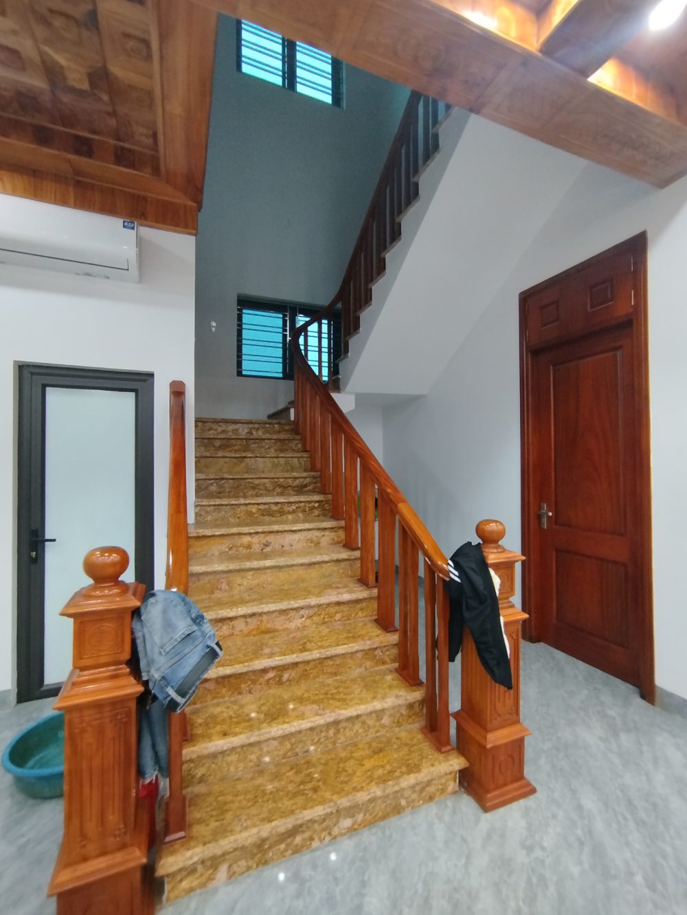 Mẫu cầu thang mới nhất 2025 IMG 20251117 162733