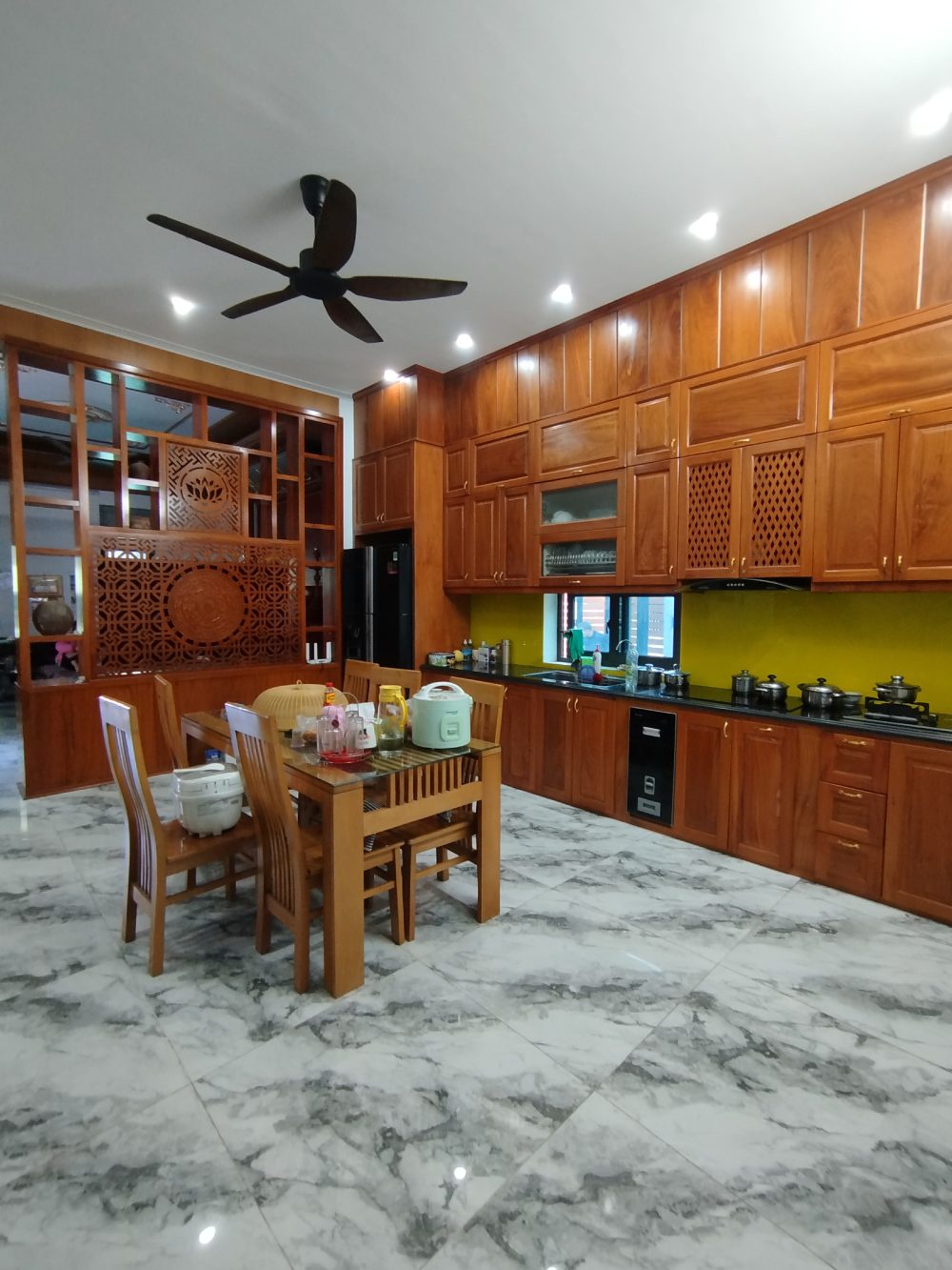 không gian bếp hiện đại