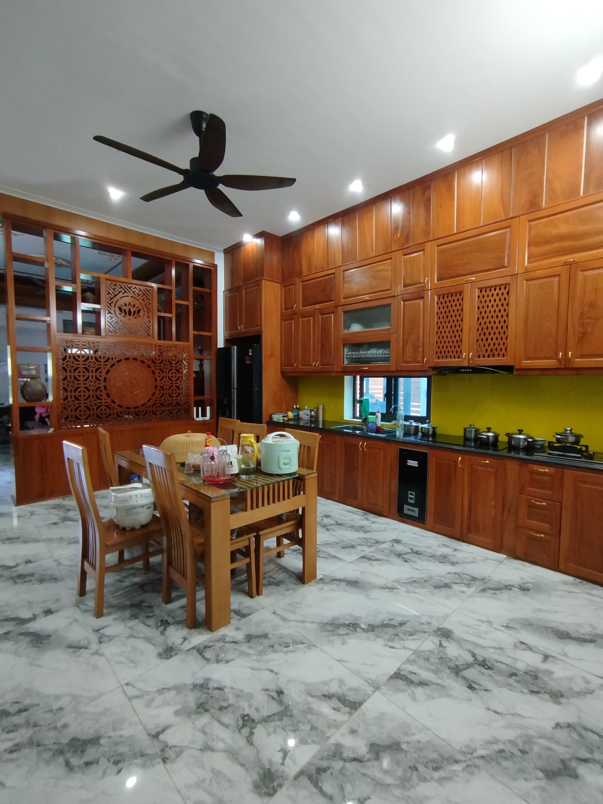 Không gian bếp hiện đại – Nơi giữ lửa cho tổ ấm không gian bếp hiện đại