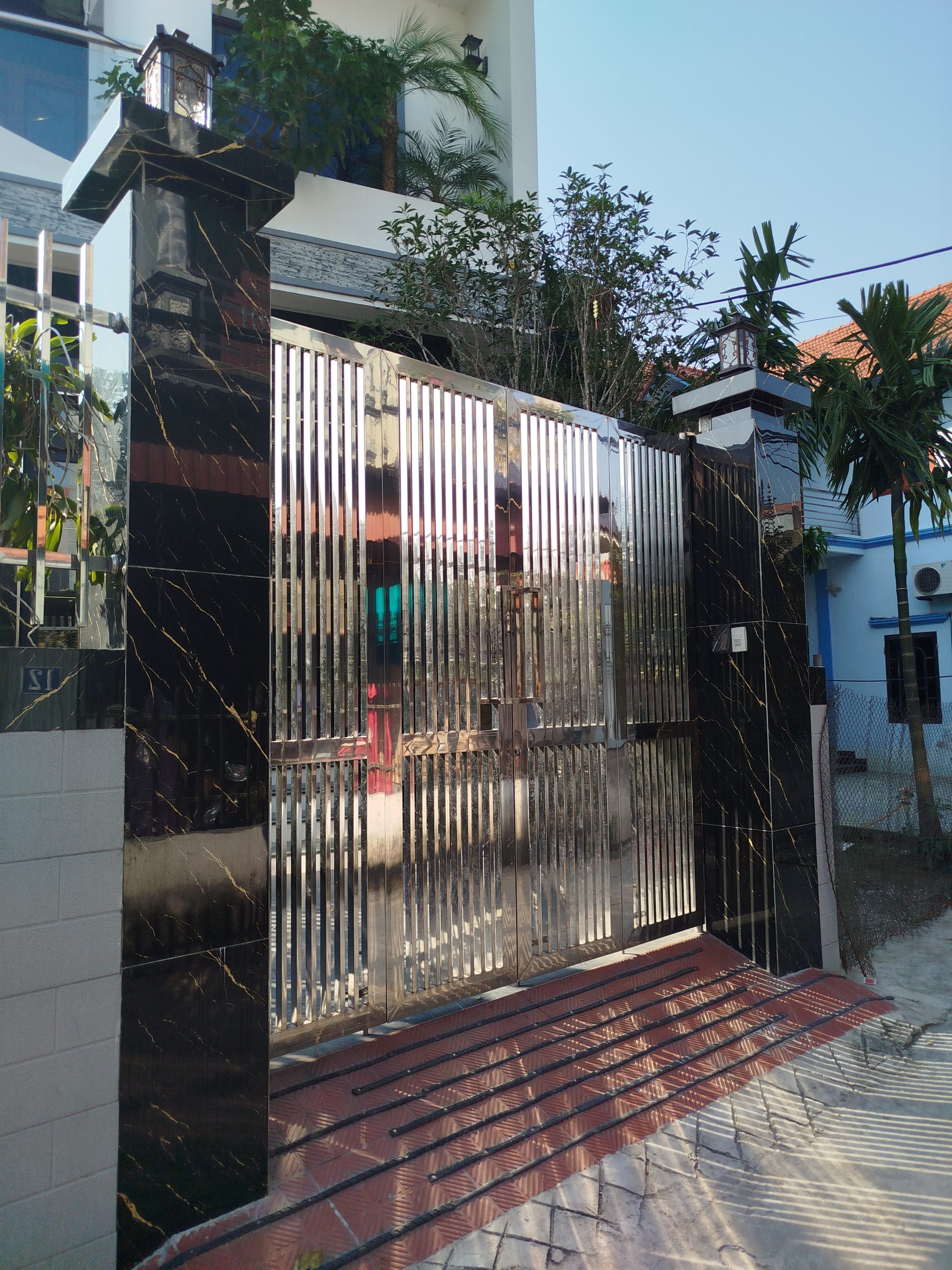 Nhà phố 3 tầng phong cách hiện đại Nhà phố 3 tầng phong cách hiện đại - Ảnh 3