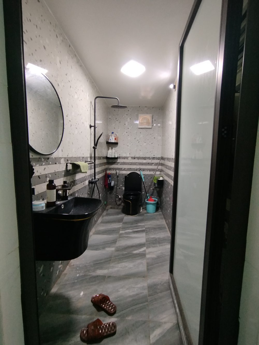 Nhà phố 3 tầng phong cách hiện đại IMG 20251130 104727