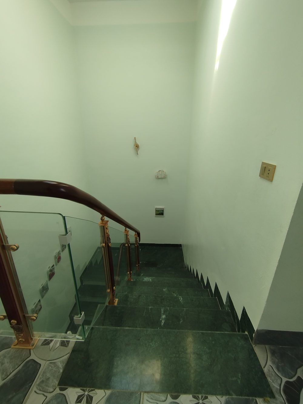 Nhà phố 3 tầng phong cách hiện đại IMG 20251130 104816