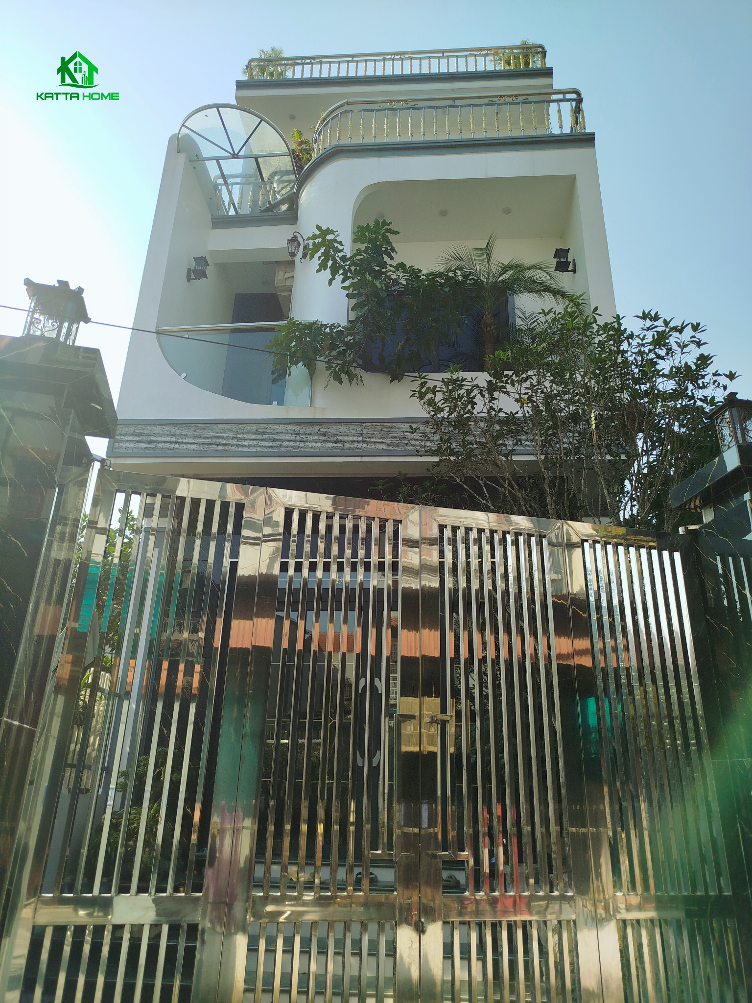 Nhà phố 3 tầng phong cách hiện đại Nhà phố 3 tầng phong cách hiện đại