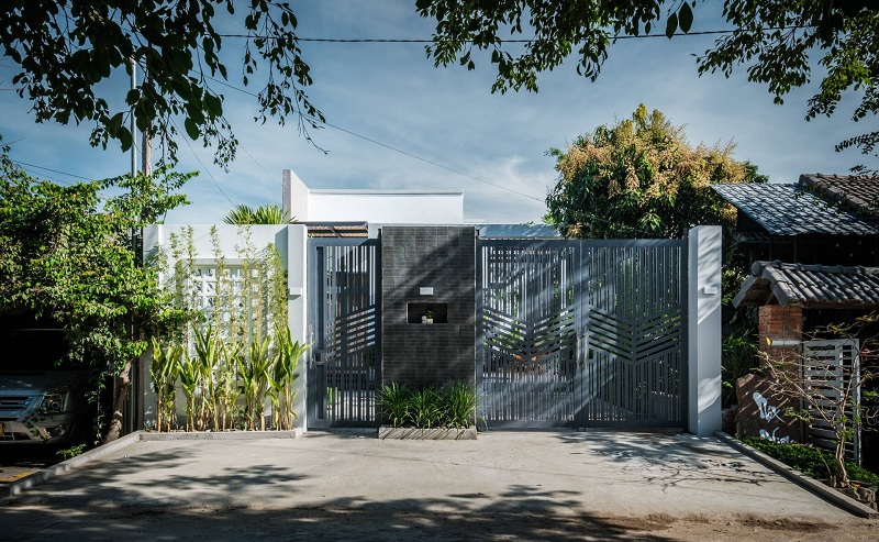 Bố trí cây xanh hợp phong thủy trước cửa nhà